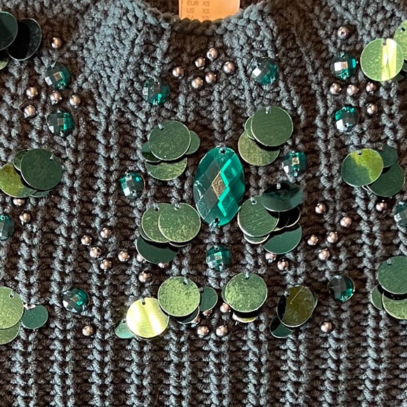 H&M Hunter Green Jewel & Sequins Neckline Crop Sweater - Size Extra Small - Picture 3 of 9